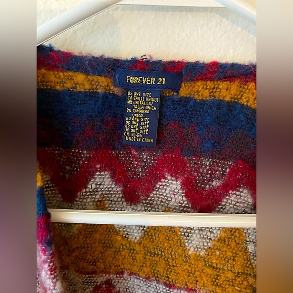 Forever 21 Cozy Fringe Aztec Knit Poncho Wrap Cardigan Women’s One Size - Picture 4 of 9
